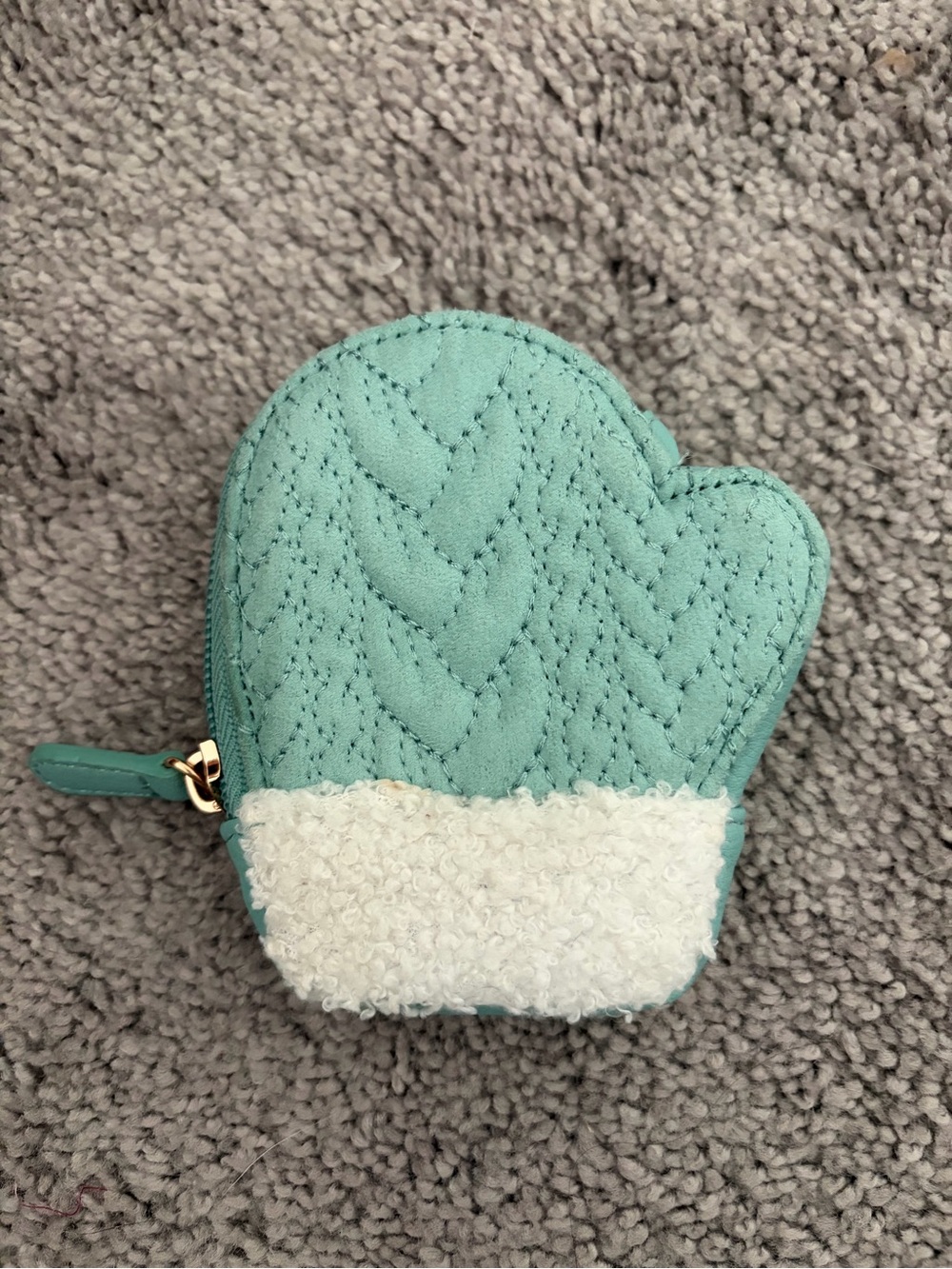 Mitten wallet